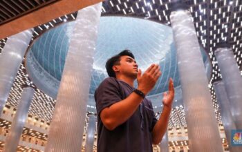 Menjemput Lailatul Qadar, Potret Khusyuk Itikaf di Masjid Istiqlal